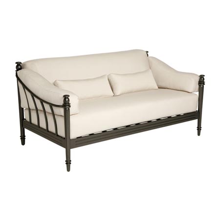 Castillo Loveseat