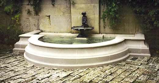 Riding Court Brunnenfassung